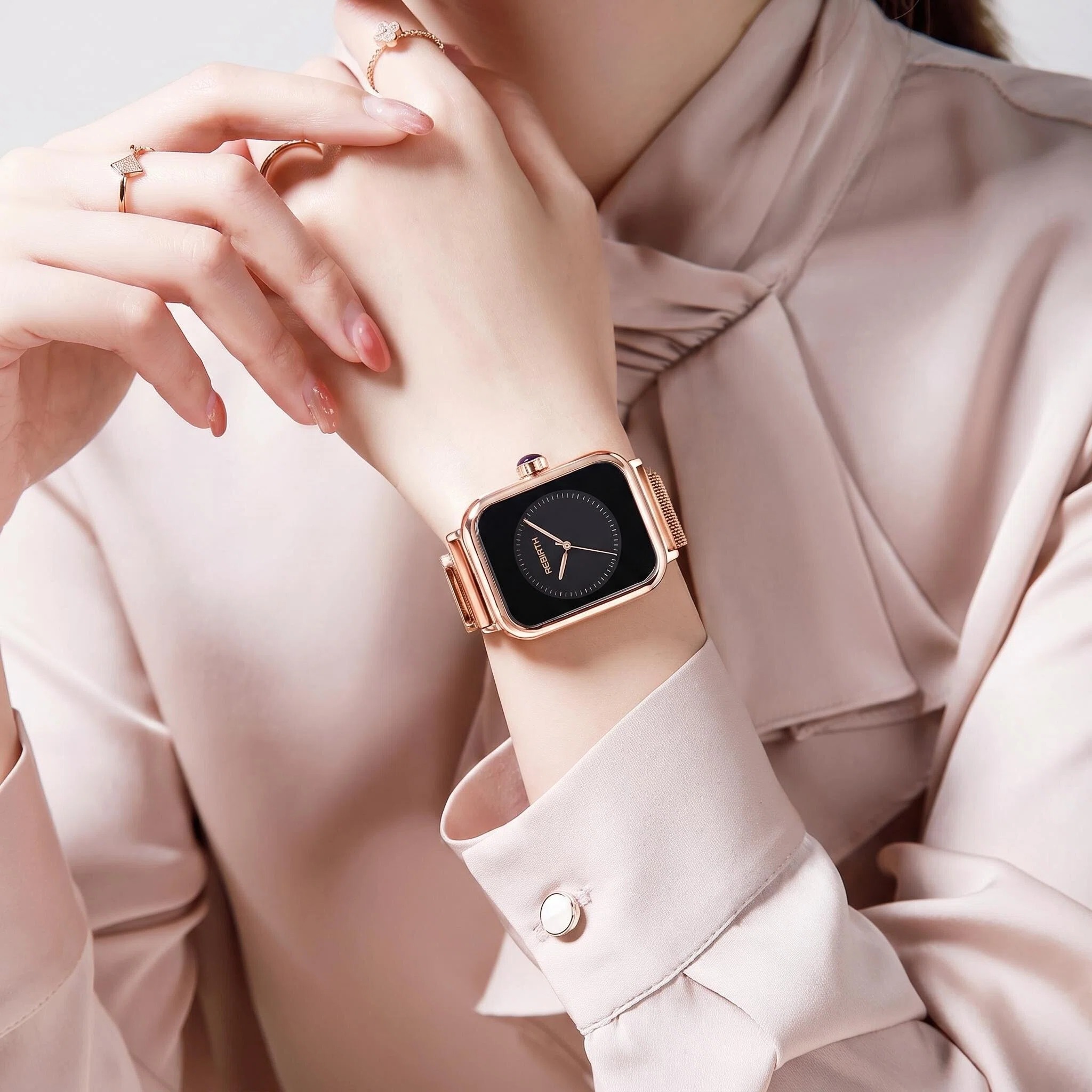 Light Luxury Square Women's Wa - огляд і ціна Luxury Watch Gold And Black