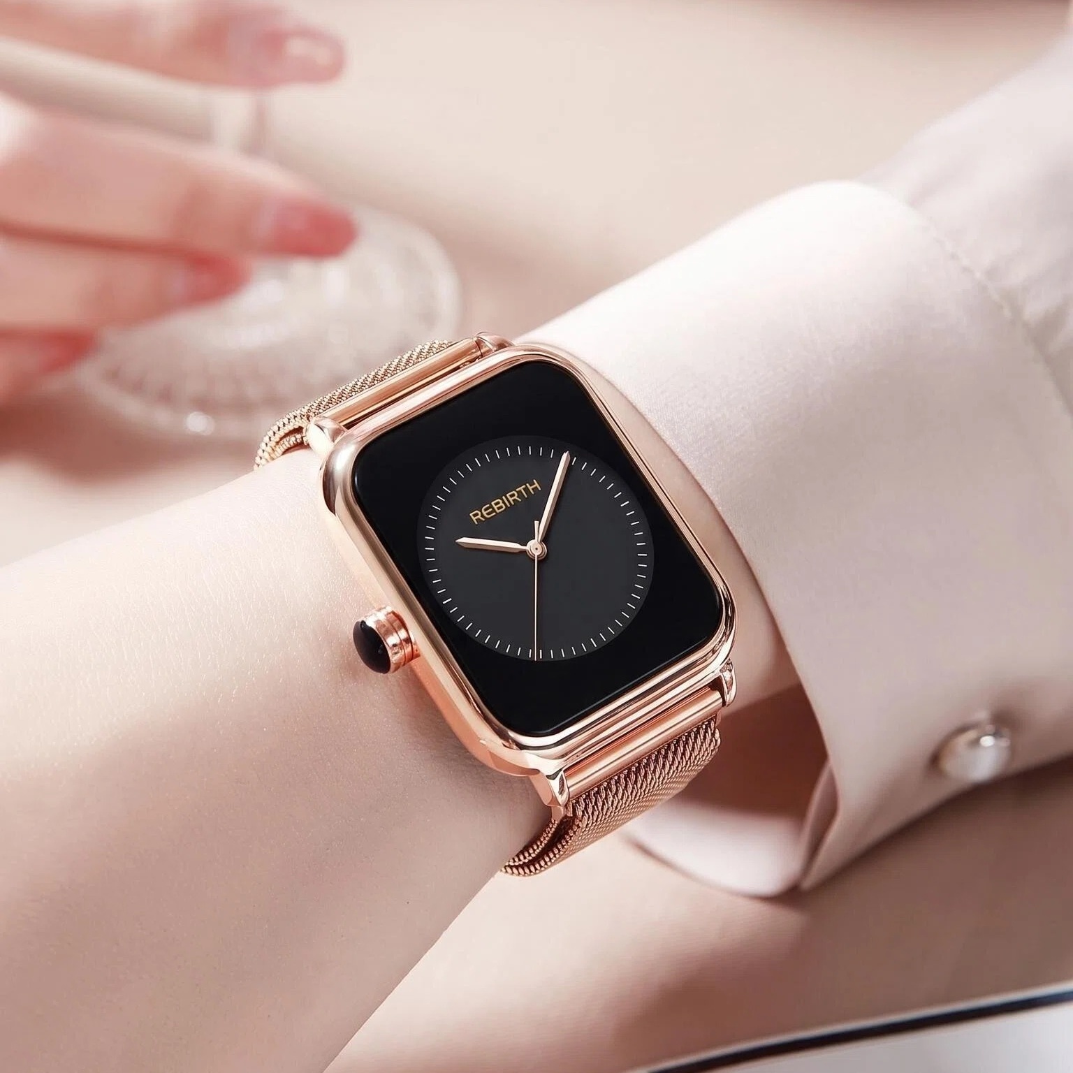 Light Luxury Square Women's Wa - огляд і ціна Luxury Watch Gold And Black