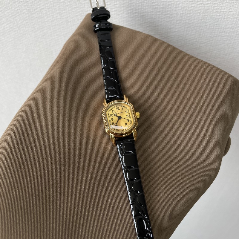 Vintage Oval Women's Quartz Wa - огляд і ціна Luxury Watch Gold And Black