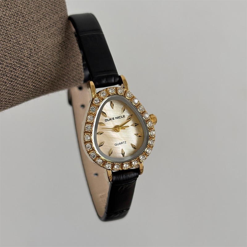 Luxury Women's Quartz Watch Go - огляд і ціна Luxury Watch Gold And Black